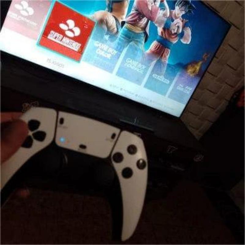 Retro Game Console Stick +40000 Classic Games & 2 Wireless Controllers!