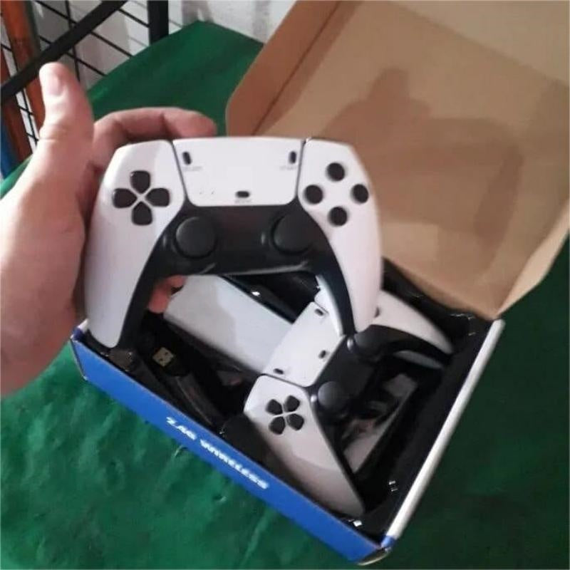 Retro Game Console Stick +40000 Classic Games & 2 Wireless Controllers!
